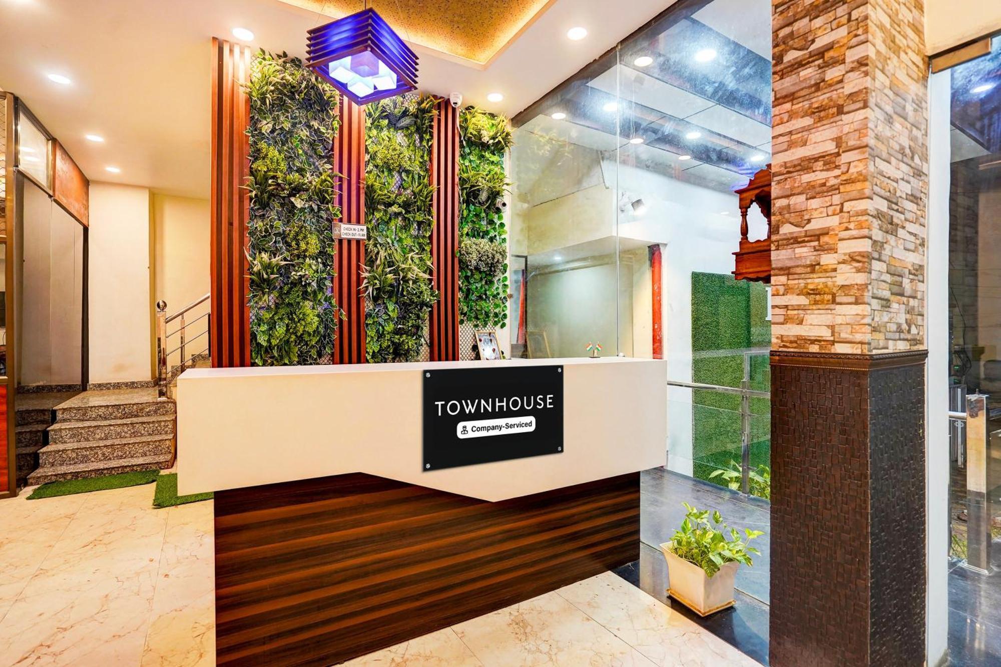 Townhouse Ram Katora Near Vishwanath Temple Formerly Sv Grand - Varanasi — Photos 1